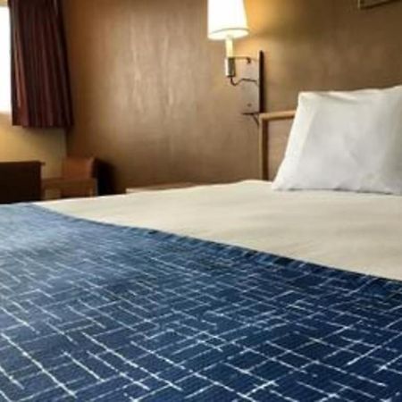 Travelodge By Wyndham Powell Bagian luar foto