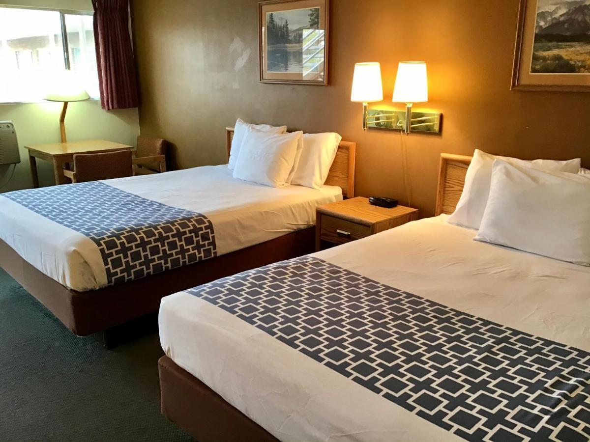 Travelodge By Wyndham Powell Bagian luar foto