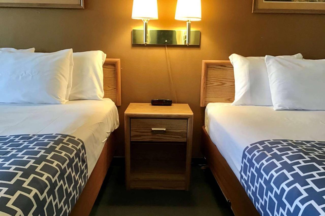 Travelodge By Wyndham Powell Bagian luar foto