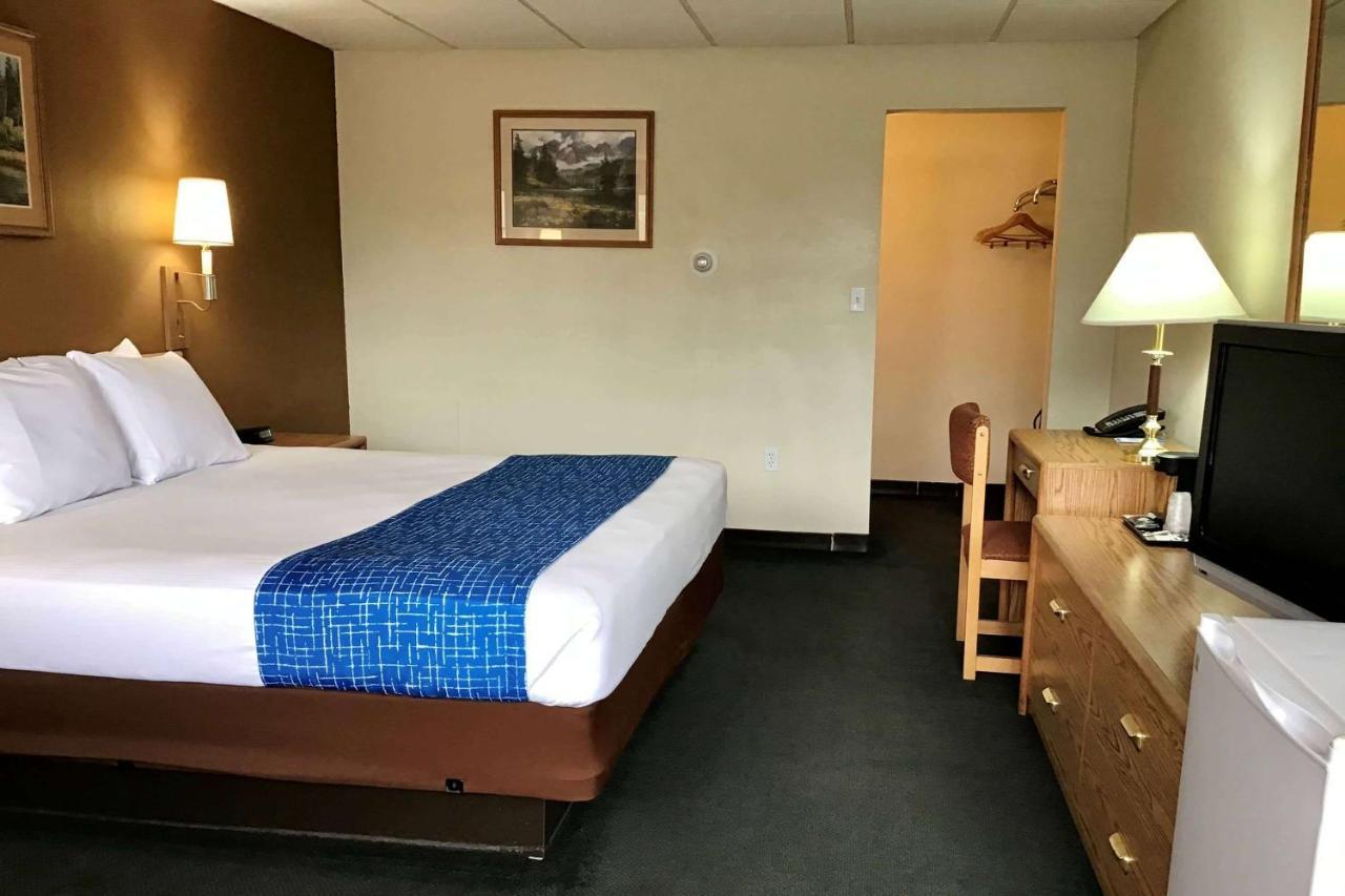 Travelodge By Wyndham Powell Bagian luar foto