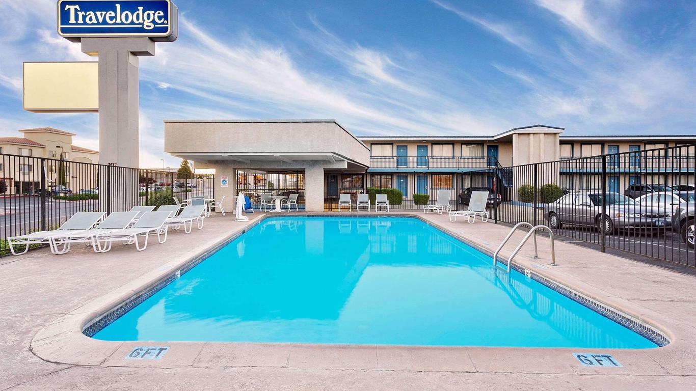 Travelodge By Wyndham Powell Bagian luar foto