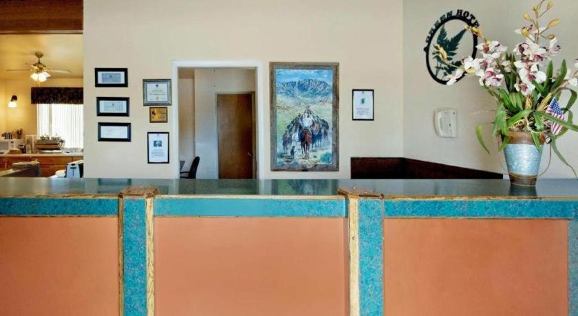 Travelodge By Wyndham Powell Bagian luar foto