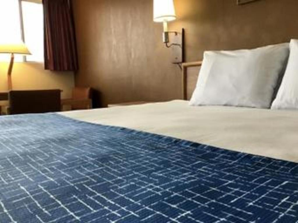 Travelodge By Wyndham Powell Bagian luar foto