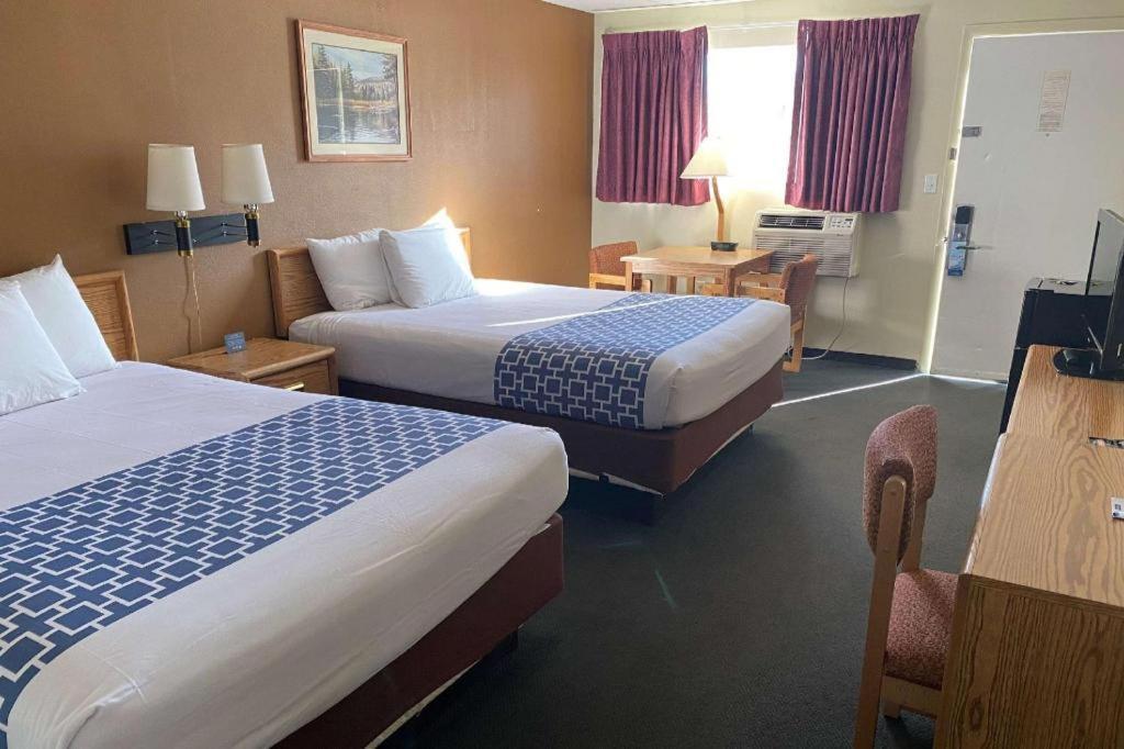 Travelodge By Wyndham Powell Bagian luar foto