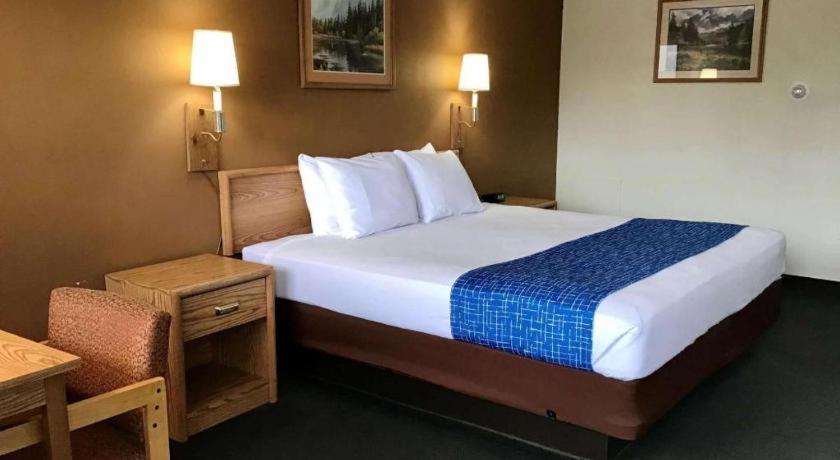 Travelodge By Wyndham Powell Bagian luar foto