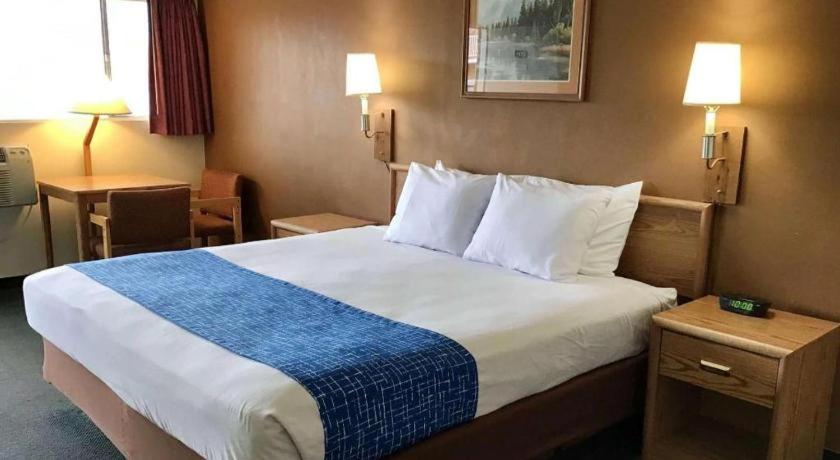 Travelodge By Wyndham Powell Bagian luar foto
